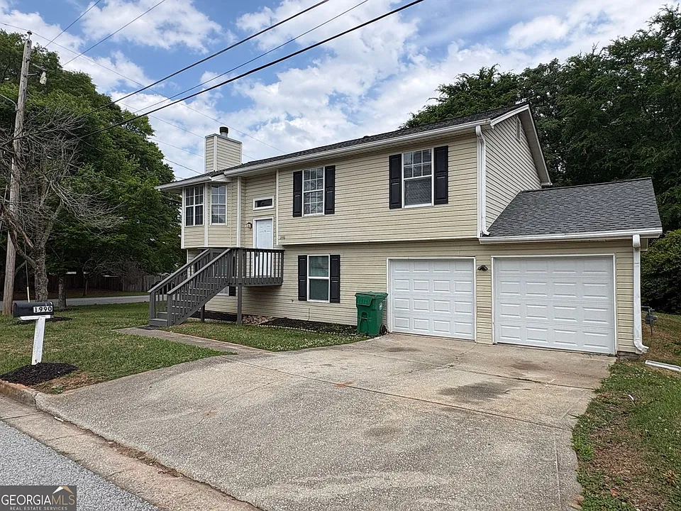 1990 Lown Farm Ln