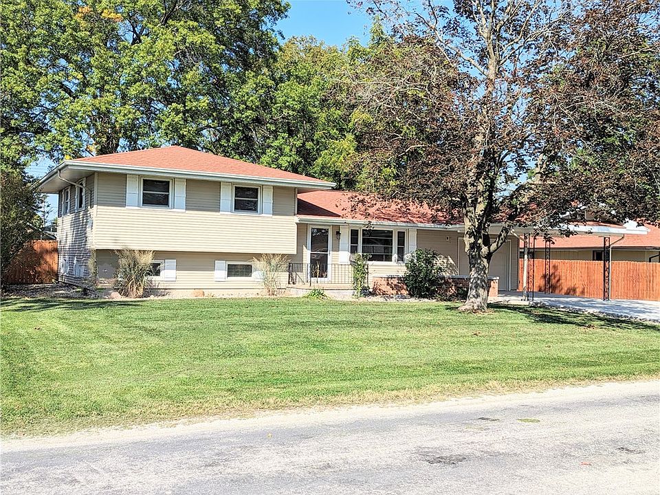 1st image of 301 Chamberlin Dr