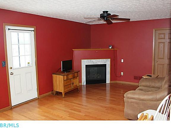 5th image of 214 Aston Ct
