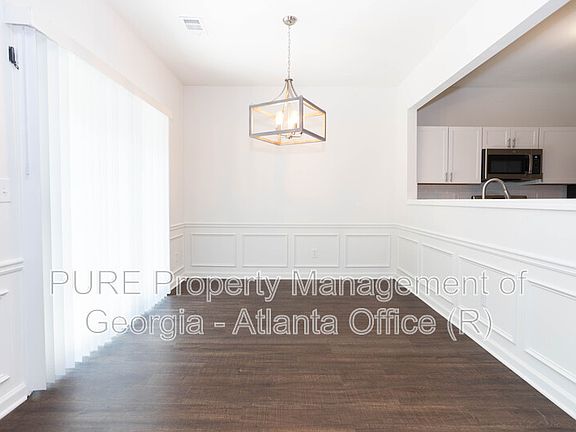5th image of 4126 Royal Regency Cir NW