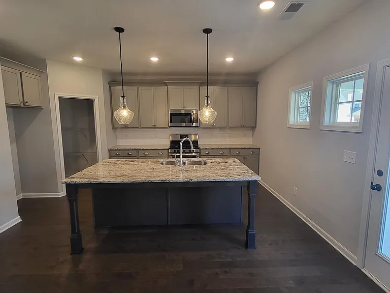 227 Haverford Dr — Photo 3