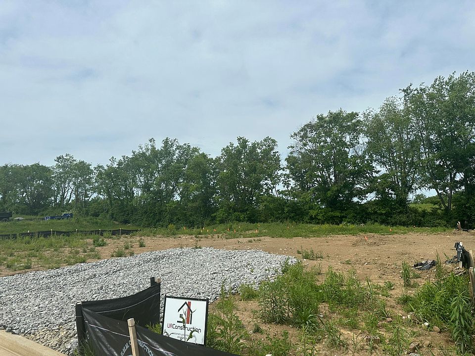 2nd image of 105 Wiley Way