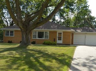 3021 Hillcrest Dr, Cedar Falls, IA 50613