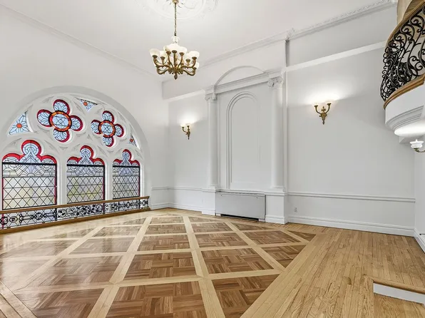 205 E 16th St APT 3A, New York, NY 10003