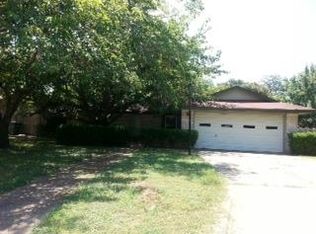 210 Lawndale Dr, Marlin, TX 76661