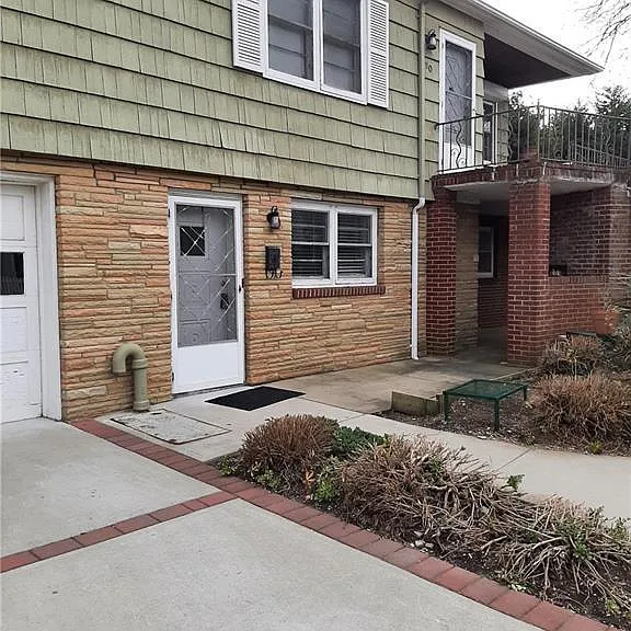 90 Mohawk Ave #UPPER — Photo 1