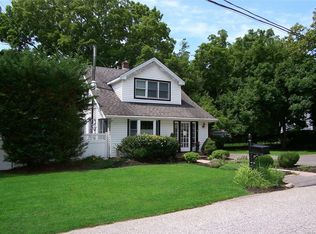 8 Deering St, East Setauket, NY 11733