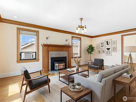 3rd image of 421 E Division Street