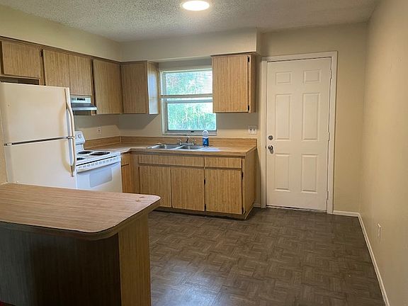 5th image of 7705 New Hampshire Dr APT A