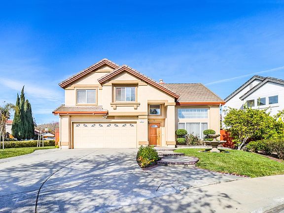 3rd image of 916 La Palma Pl