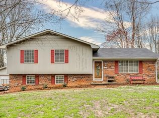 1016 Greenway Ln, Etowah, TN 37331
