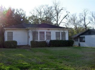 509 E McNair St, Navasota, TX 77868