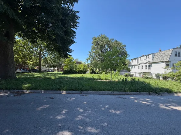 8052 S Muskegon Ave, Chicago, IL 60617