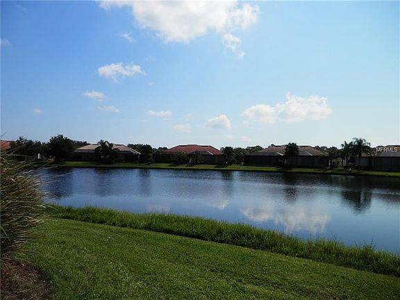 2nd image of 2802 Sawgrass Ct