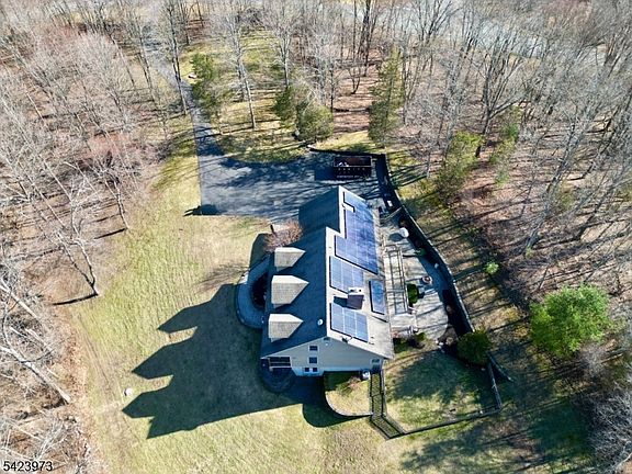 4th image of 49 Sand Pond Rd