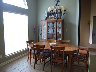 eating area in the kitchen