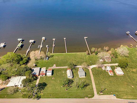 3rd image of 8049 Island Rd