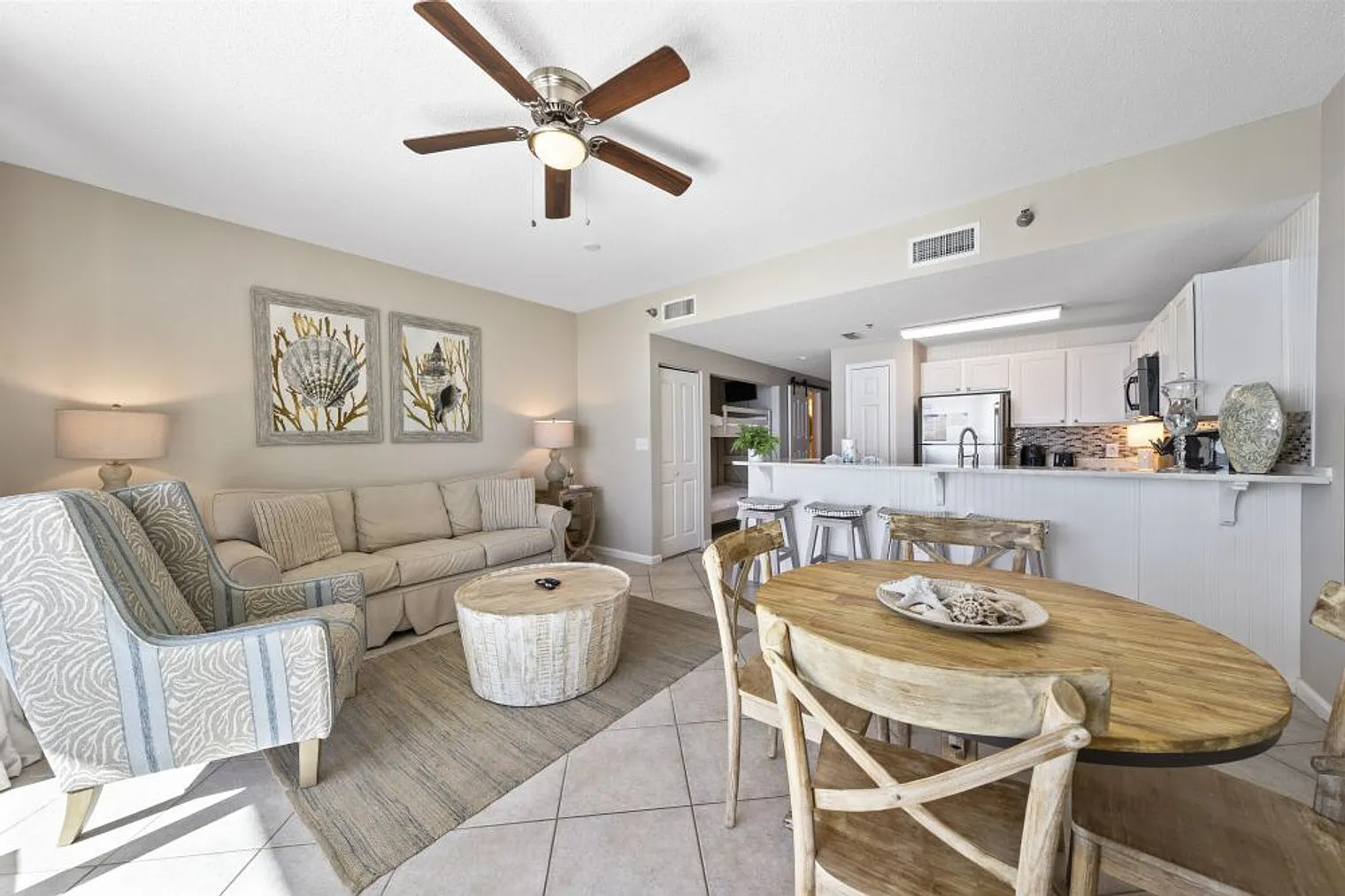 1 bed, 2.0 bath, 861 sqft, $4,337 — Photo 1