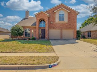 1009 Windsor Dr, Saginaw, TX 76179