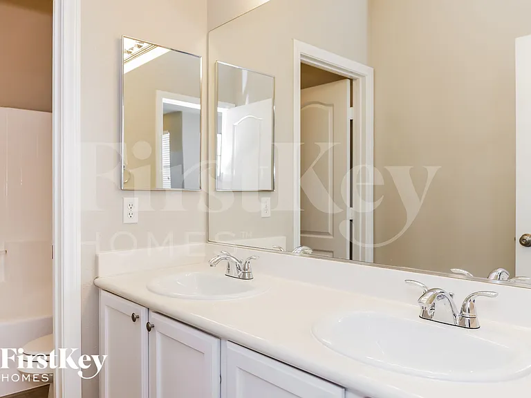 10772 Manchester Park Dr — Photo 14