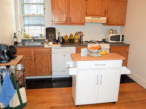 2nd image of 17 Cummings Rd #1F