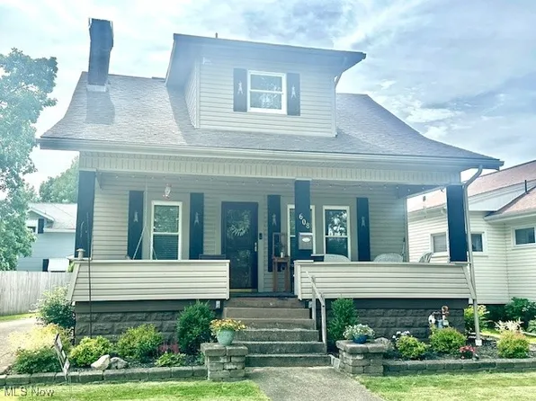 608 Gorley St, Uhrichsville, OH 44683