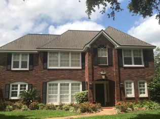 119 Dewberry Dr, Lake Jackson, TX 77566