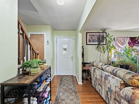 5th image of 18 Oxford Court