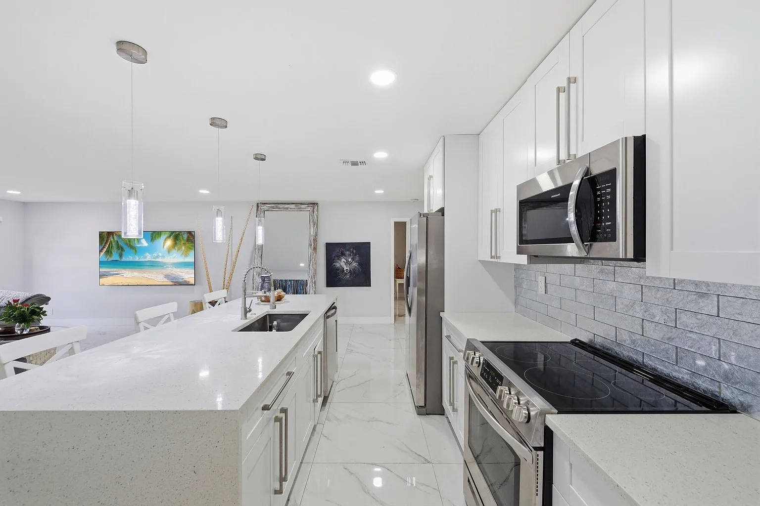 2 bed, 1364 sqft, $2,600 — Photo 2