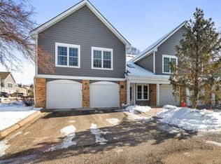 6157 Chasewood Pkwy APT 201, Minnetonka, MN 55343