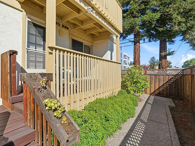 1945 Trinity Ave #1 — Photo 9