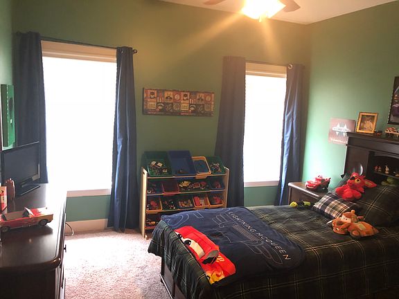 2nd image of 1640 Arborway Cir