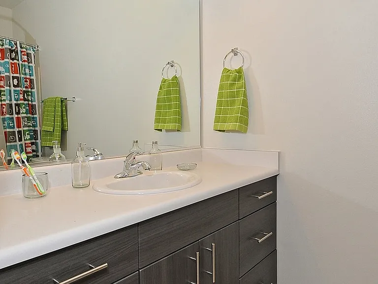4 Bedroom Bathroom
