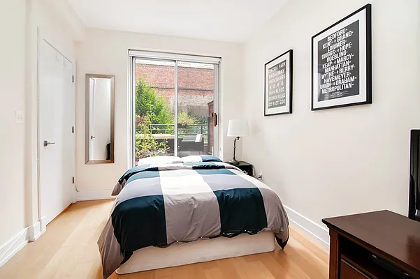 Sold by Compass | media 25