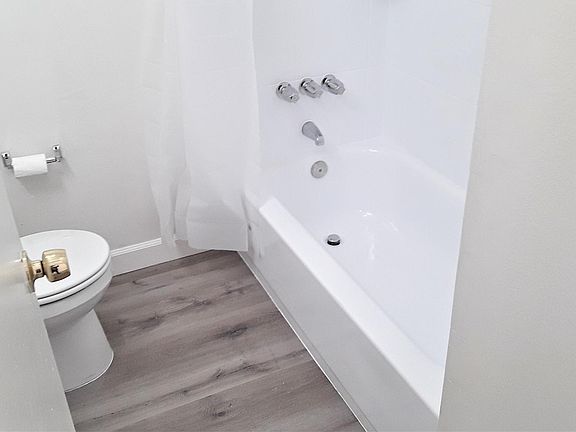 4th image of 140 N Berendo St #5