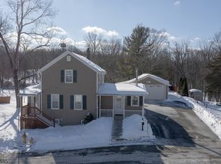 24 Shady Ln, Newton Town, NJ 07860