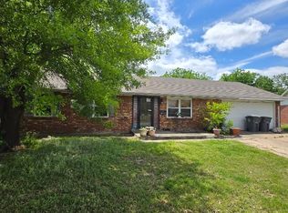 9006 E 48th Pl, Tulsa, OK 74145