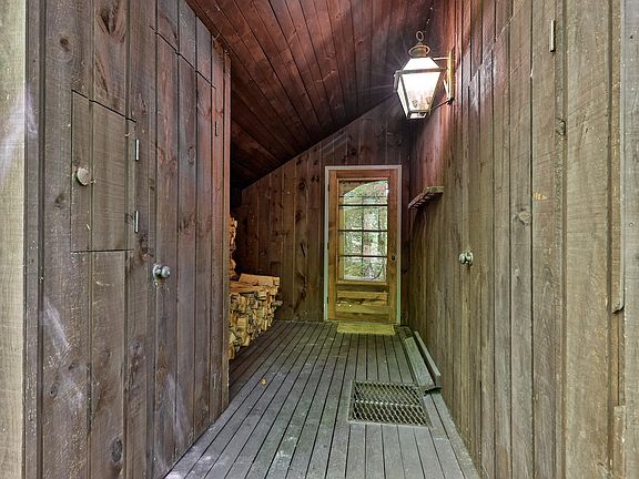 3rd image of 232 Soaring Hawk Road