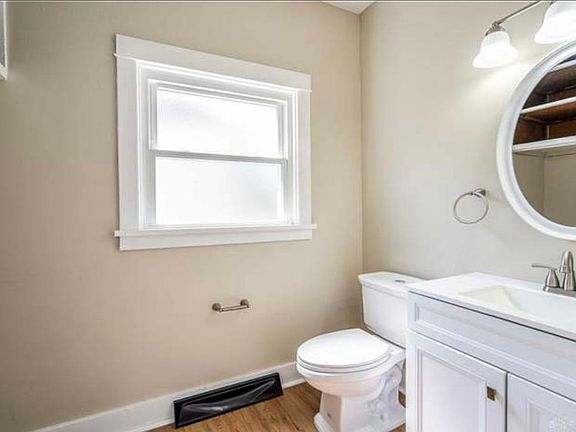 3rd image of 233 Willowwood Dr
