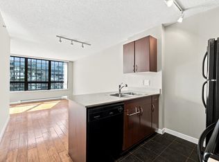 938 Smithe St #2006, Vancouver, BC V6Z 3H8