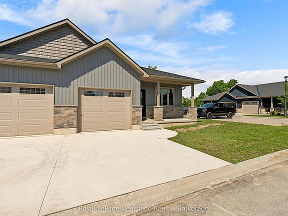 2nd image of 23 Silver Creek Rd