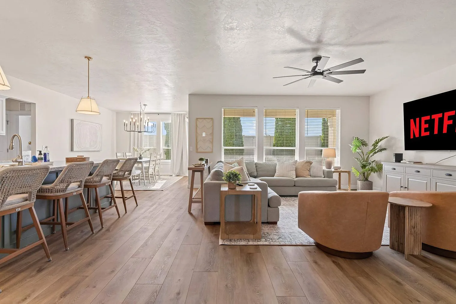 4 bed, 2.0 bath, 2992 sqft, $8,778 — Photo 3