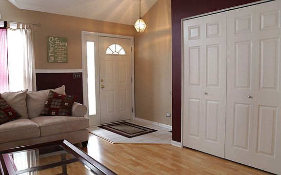 2nd image of 1809 Lobelia Ln