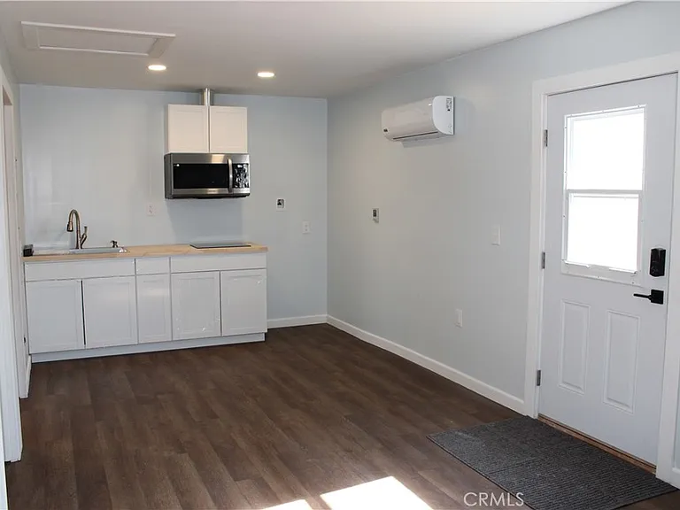 5776 Katherine St — Photo 4
