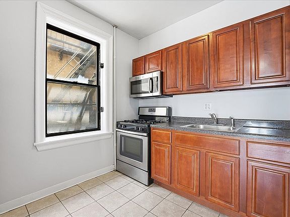 4th image of 429 Fairmount Ave APT 412