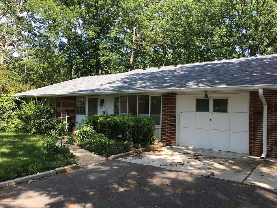 1st image of 593B Lake Point Dr