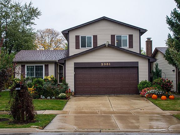 2nd image of 2381 Goldfinch St