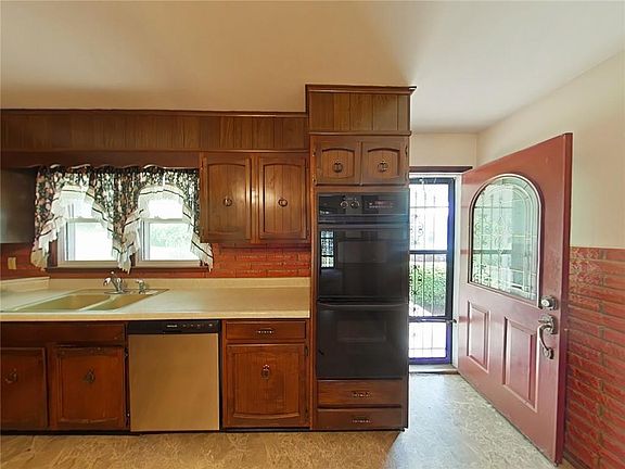 4th image of 2802 Blackwell Rd