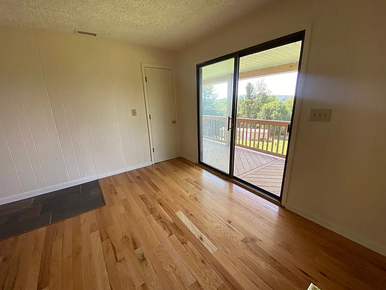 258 Wilcox Dr — Photo 4