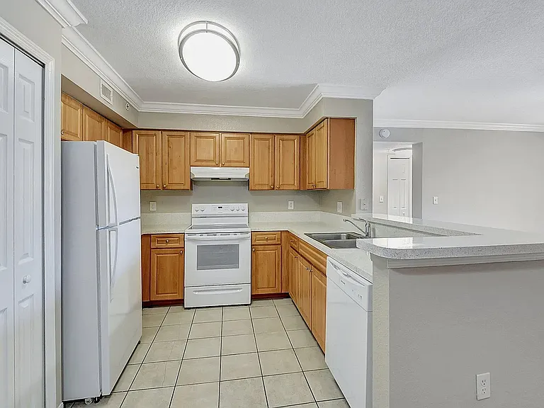 15185 Michelangelo Blvd #102 — Photo 8